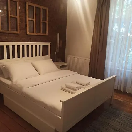 Merkezi Konforlu Ve Sik *